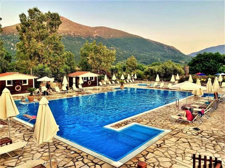 Camping Karavomilos 사미 외부 사진